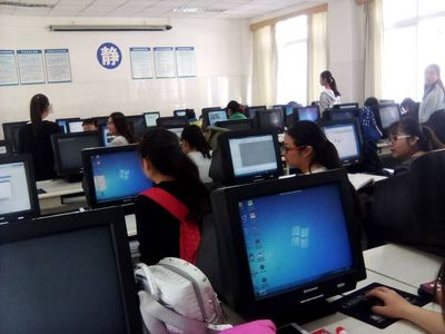 魅力PS,讓一切皆有可能——數(shù)學(xué)系、計算機科學(xué)系志愿服務(wù)隊開展PS培訓(xùn)